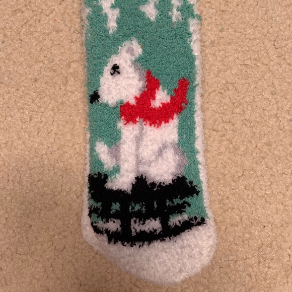 NWT Old Navy Cozy Socks w/ Polar Bear Print - Picture 2 of 2